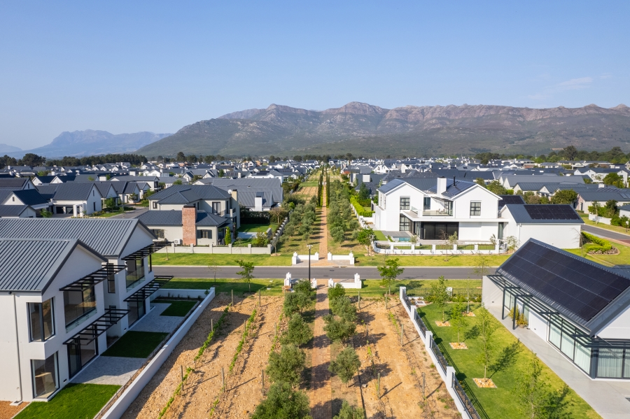 To Let 4 Bedroom Property for Rent in Val De Vie Estate Western Cape